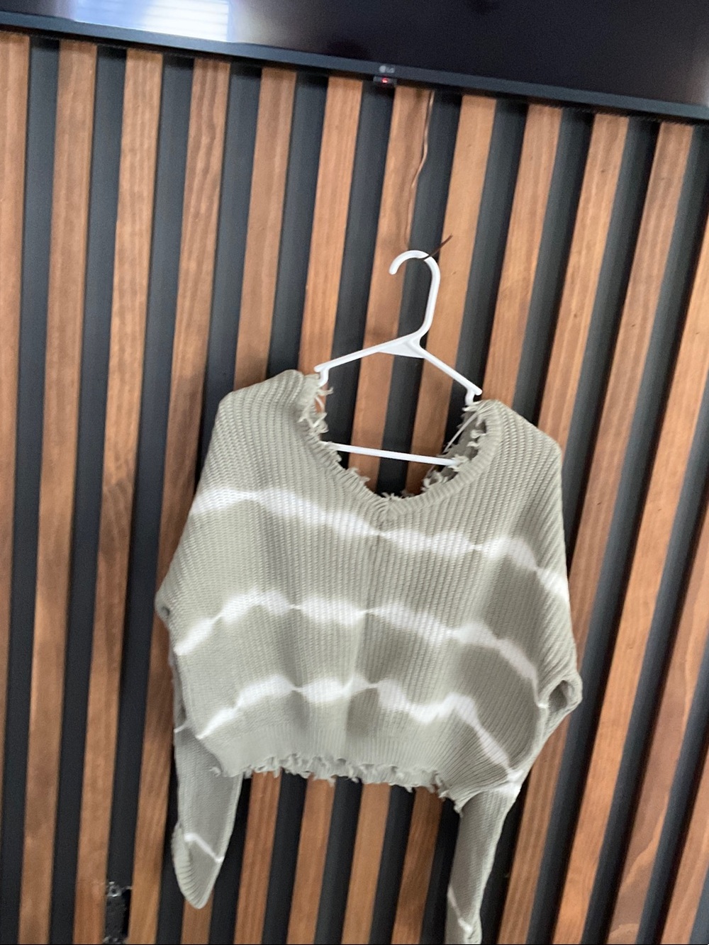 Jessica Simpson Olive & White Tie-Dye Distressed Crop Top